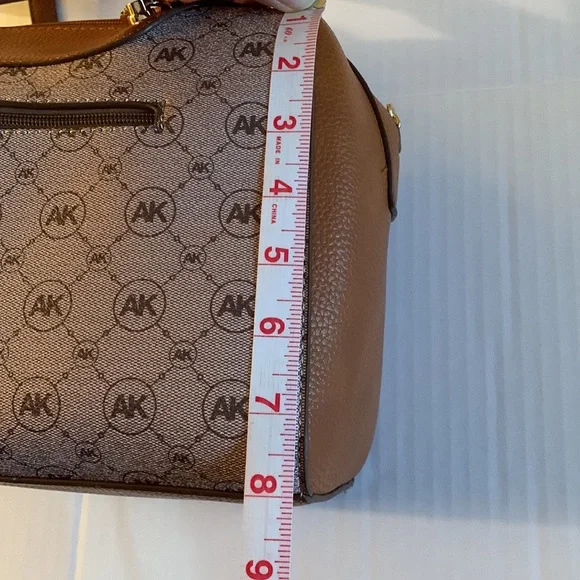 ANNE KLEIN. NWT. New Anne Klein logo design w/a varsity stripe down its … - Picture 12 of 12